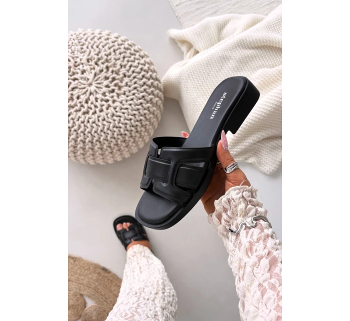 Dámské nazouváky na nízkém podpatku černé model 21900494 - Boto