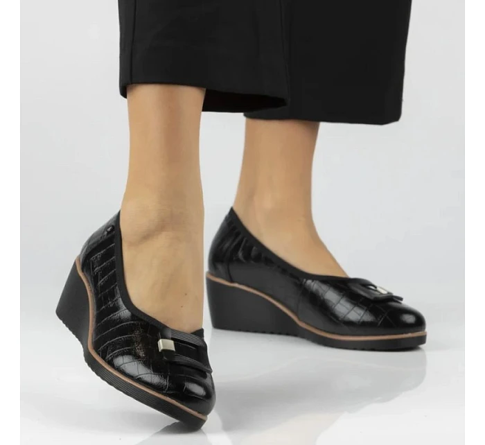 Černé kožené lodičky Filippo DP7661/26 BK na podpatku