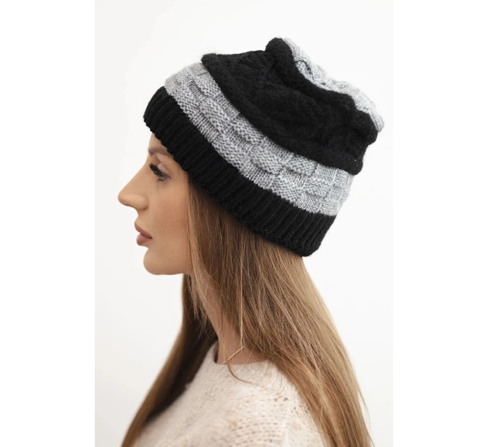 Dámská zimní čepice z vlny s dekorativním vzorem K446 šedá + černá