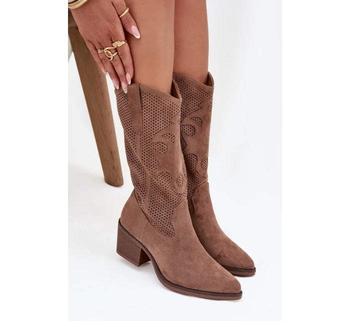 Dámské perforované kozačky Olivette – kovbojky na podpatku – tmavě béžové Dámské perforované kozačky Olivette – kovbojky na podpatku – tmavě béžové