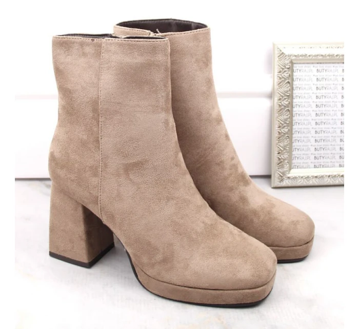 Dámské semišové kozačky na podpatku W JEZ411B béžové - Jezzi Dámské semišové kozačky na podpatku W JEZ411B béžové - Jezzi