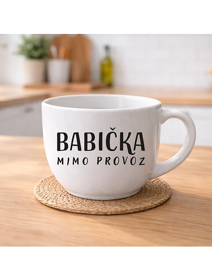 BABIČKA MIMO PROVOZ - keramický hrnek 400 ml BABIČKA MIMO PROVOZ - keramický hrnek 400 ml