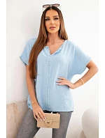 Dámská bavlněná oversize halenka s výstřihem do V a krajkou modrá Dámská bavlněná oversize halenka s výstřihem do V a krajkou modrá