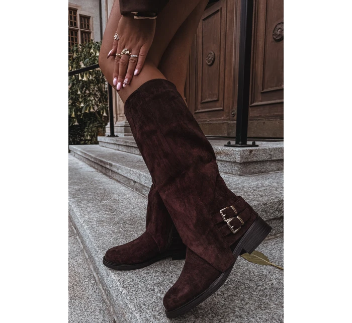 Zateplené dámské kozačky s přezkami čokoládové model 21715392 - Boto