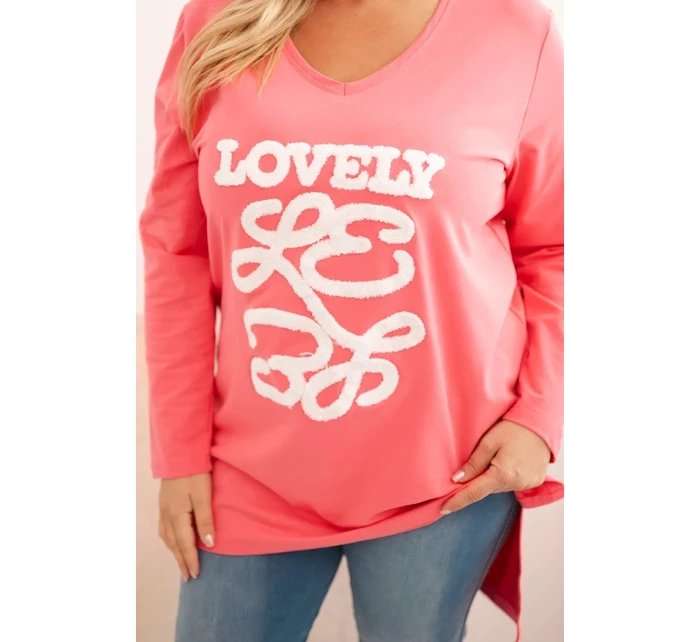 Dámská blůza Plus Size bavlněná s nápisem a výstřihem do V růžová Dámská blůza Plus Size bavlněná s nápisem a výstřihem do V růžová