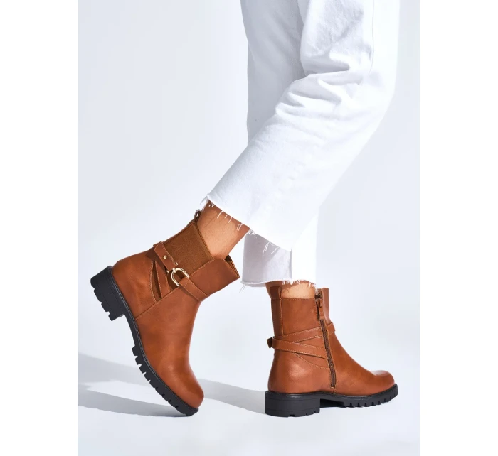 Pěkné hnědé dámské kotníčkové boty na širokém podpatku Pěkné hnědé dámské kotníčkové boty na širokém podpatku