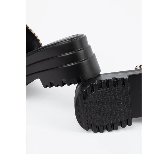 Komfortní  nazouváky se zvířecím motivem dámské platforma