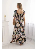 Viskózové šaty s volánkovým výstřihem model 20243124 černé - Kesi Viskózové šaty s volánkovým výstřihem model 20243124 černé - Kesi