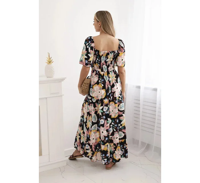 Viskózové šaty s volánkovým výstřihem model 20243124 černé - Kesi Viskózové šaty s volánkovým výstřihem model 20243124 černé - Kesi