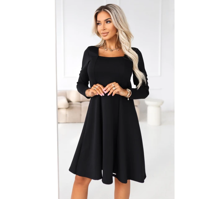 pohodlné trapézové šaty s výstřihem a dlouhými rukávy černé model 21794490 - numoco pohodlné trapézové šaty s výstřihem a dlouhými rukávy černé model 21794490 - numoco