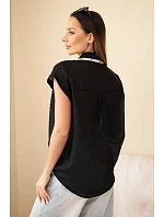 Dámská košile z model 22048777 s ozdobným límečkem a kapsami černá - K-Fashion