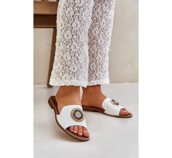 Kožené Pantofle S Dekorací Na Plochém Podpatku Bílé Lewski model 21682268 - Boto Kožené Pantofle S Dekorací Na Plochém Podpatku Bílé Lewski model 21682268 - Boto