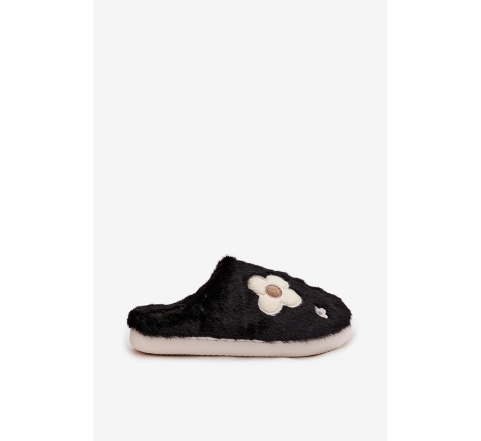 Kožešinové pantofle s květinami Černé Selinne Kožešinové pantofle s květinami Černé Selinne