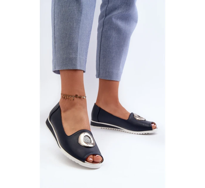 Dámské lodičky s ozdobou z ekokože tmavě modré Biolita