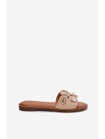 Dámské Pantofle Na Plochém Podpatku Se Zlatými Béžové model 21698998 - Boto Dámské Pantofle Na Plochém Podpatku Se Zlatými Béžové model 21698998 - Boto