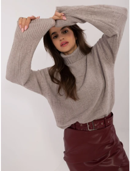 Sweter AT SW beżowy model 20470362 - FPrice Sweter AT SW beżowy model 20470362 - FPrice