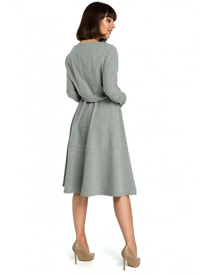 model 18001835 Midi šaty šedé - BeWear model 18001835 Midi šaty šedé - BeWear
