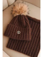 Dámská zimní souprava s bambulí a nákrčníkem hnědá Dámská zimní souprava s bambulí a nákrčníkem hnědá