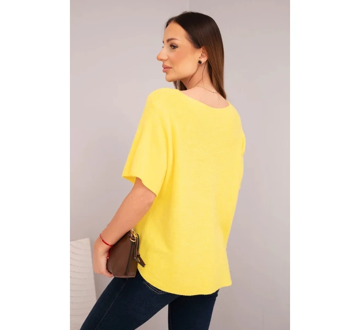 Dámská svetr s krátkým rukávem a výstřihem do V žlutá
