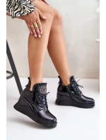 Dámské Lakované Boty Na Klínu Zateplené model 21672157 Černé - VINCEZA