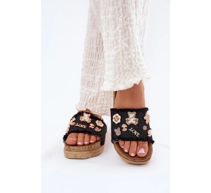 Dámské Pantofle Se Zlatými Přezkami Na Platformě Černé model 21700316 - Boto Dámské Pantofle Se Zlatými Přezkami Na Platformě Černé model 21700316 - Boto