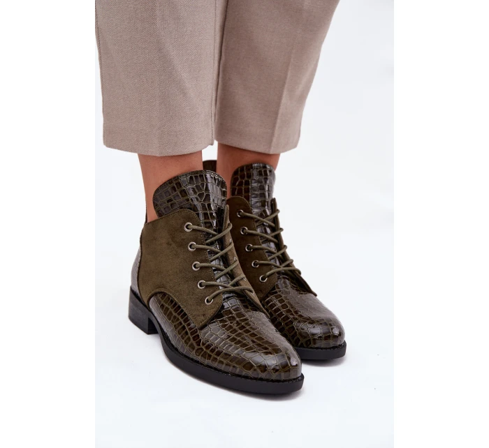 Dámské lakované botky Vinceza – s dekorativním ražením, tmavě zelené Dámské lakované botky Vinceza – s dekorativním ražením, tmavě zelené