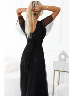 Černé dlouhé dámské šaty s výstřihem a krátkými rukávy model 20625782 - numoco basic Černé dlouhé dámské šaty s výstřihem a krátkými rukávy model 20625782 - numoco basic