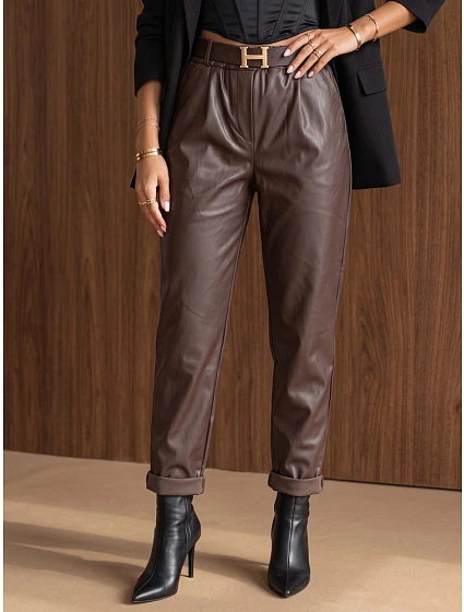 Spodnie damskie woskowane z paskiem brązowe FashionStreet UY3144 Spodnie damskie woskowane z paskiem brązowe FashionStreet UY3144