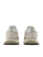 Boty W model 21167339 - New Balance