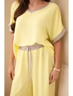 Komplet z viskózy se zlatým model 22010184 žlutý - K-Fashion
