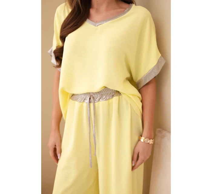 Komplet z viskózy se zlatým model 22010184 žlutý - K-Fashion