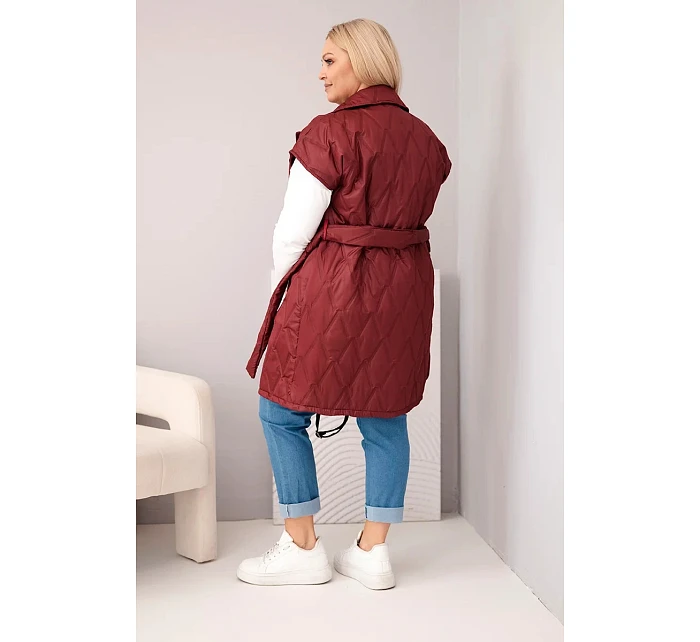 Dámská prošívaná vesta Plus Size s páskem a límcem model 22092356 - K-Fashion