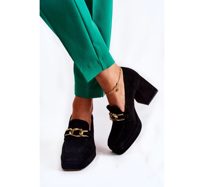 Semišové lodičky s ozdobným řetízkem model 21593258 černá - Laura Messi