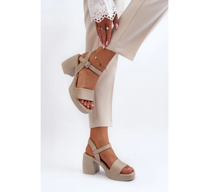 model 21647980 Dámské kožené sandály na podpatku Beige - Zazoo model 21647980 Dámské kožené sandály na podpatku Beige - Zazoo