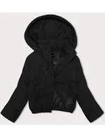 Krátká černá dámská bunda pro přechodné období s odepínací kapucí model 19399060 - J.STYLE Krátká černá dámská bunda pro přechodné období s odepínací kapucí model 19399060 - J.STYLE