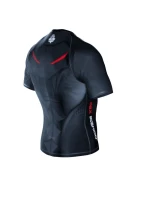 Kompresní tričko "Snake" Rashguard je vyrobeno z materiálu DBX MORE DRY M