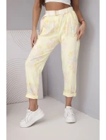 Dámské viskózové kalhoty s květinovým vzorem a páskem žluté Dámské viskózové kalhoty s květinovým vzorem a páskem žluté
