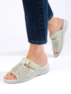 Klasické  dámské  nazouváky na klínku