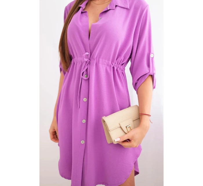 Šaty se zapínáním na knoflíky a zavazováním v pase fialka