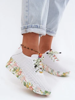 Kožené polobotky na platformě model 22147734 Bílé - Artiker