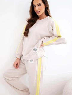 Dámská tepláková souprava Masełko s lampasy a volnou mikinou béžová