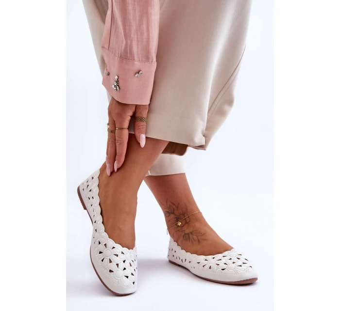 Dámské Lesklé Baleríny Bílé model 21625332 - EVENTO