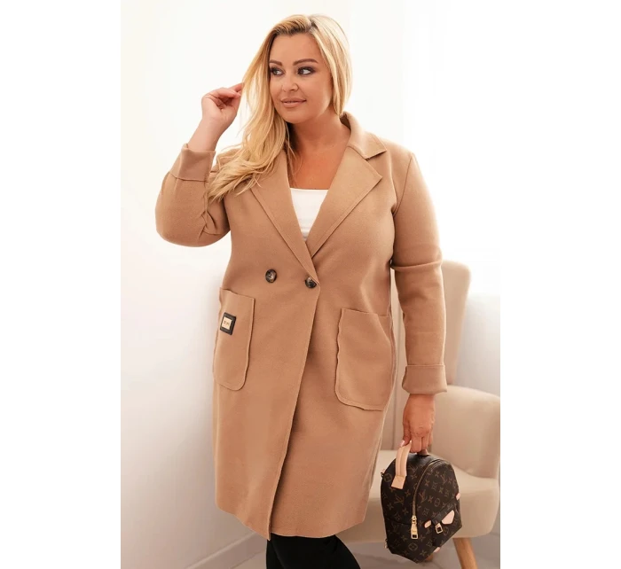 Dámský elegantní kabát Plus Size s límcem a velkými kapsami camelový Dámský elegantní kabát Plus Size s límcem a velkými kapsami camelový