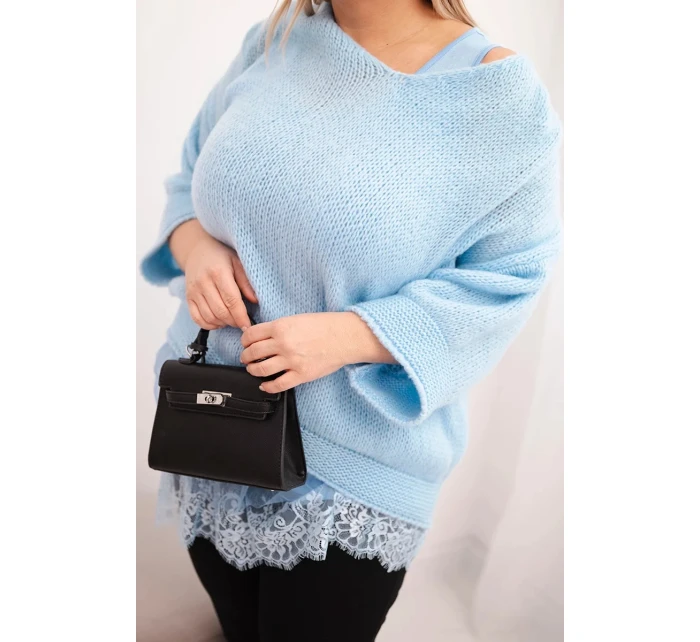 Dámský komplet svetr s výstřihem do V a viskózová blůza s krajkovým lemem modrý Dámský komplet svetr s výstřihem do V a viskózová blůza s krajkovým lemem modrý