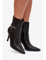 Dámské kotníkové boty na podpatku s páskem a vyhřívané černé model 21710807 - Boto Dámské kotníkové boty na podpatku s páskem a vyhřívané černé model 21710807 - Boto
