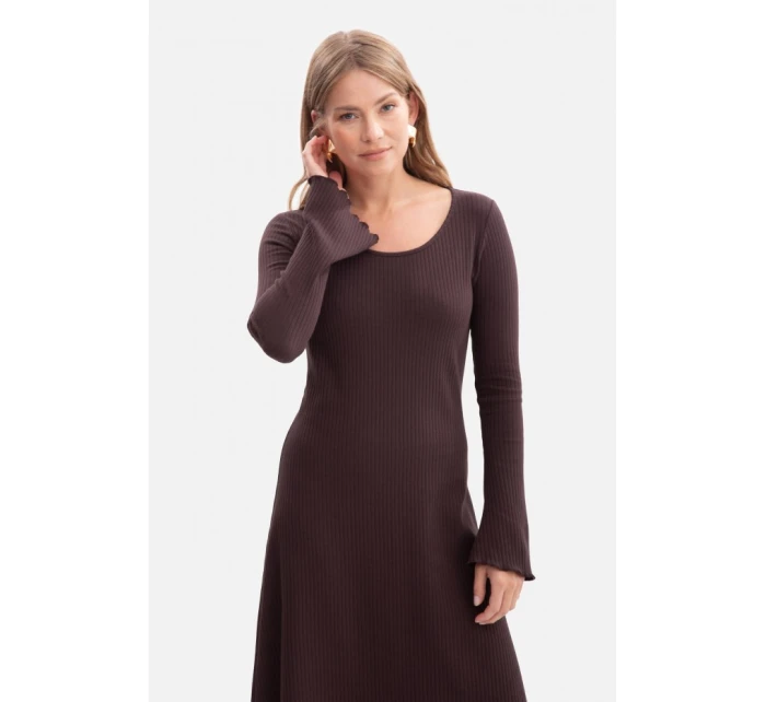 Midi šaty z úpletu tmavá model 21379974 - BeWear