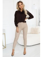 140-29 Služební halenka s dlouhým rukávem a zavazováním vpředu - čokoládová