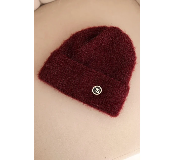 Dámská zimní čepice model 21474863 s ozdobným knoflíkem bordová - K-Fashion Dámská zimní čepice model 21474863 s ozdobným knoflíkem bordová - K-Fashion