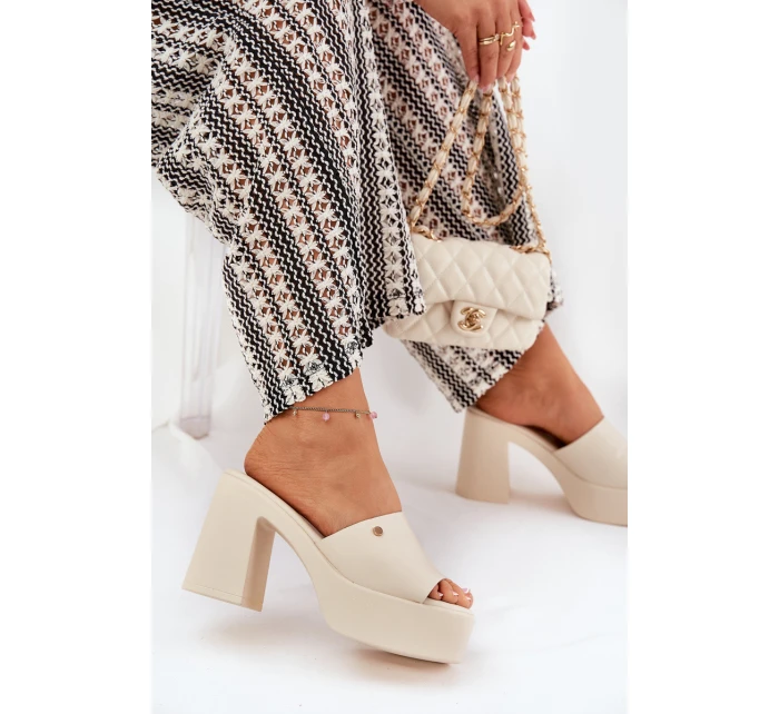 Dámské sandály z eko kůže na podpatku a platformě světle béžové Tamirella Dámské sandály z eko kůže na podpatku a platformě světle béžové Tamirella