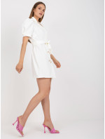 Elegantní bílé mini koktejlové šaty na knoflíky